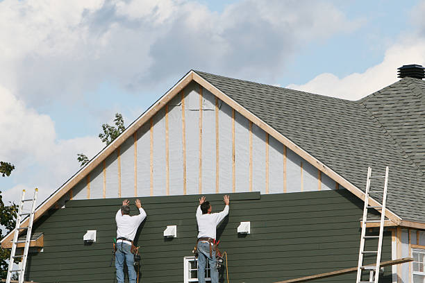 Professional Siding technician working in Sadsburyville, PA